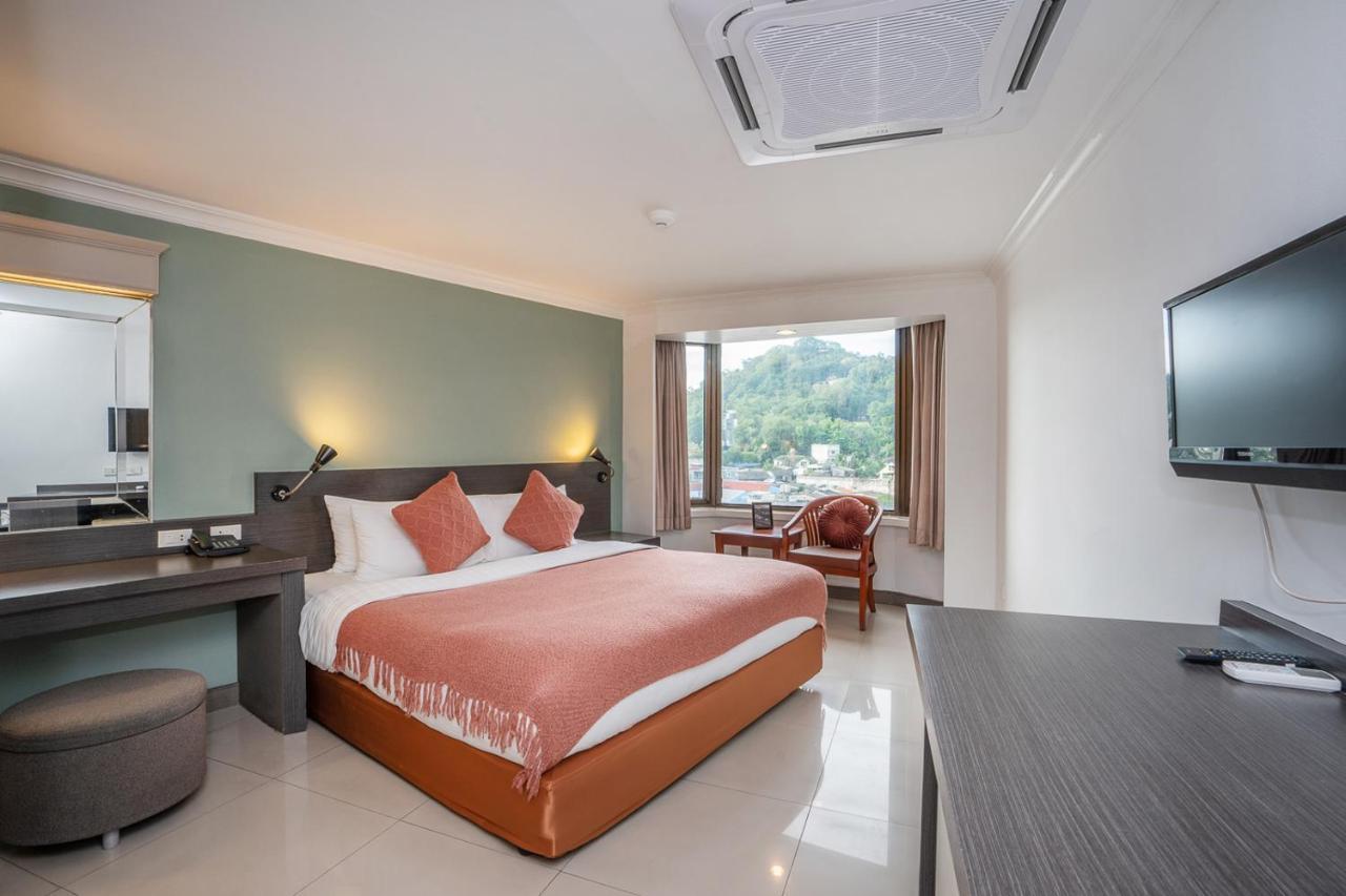 I Pavilion Hotel Phuket מראה חיצוני תמונה